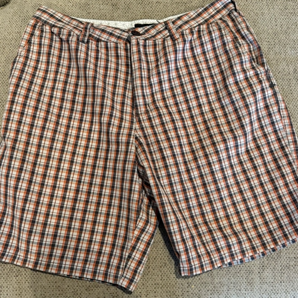 Hurley Flat Front Orange & Brown Plaid Shorts Logo Men’s Size 34